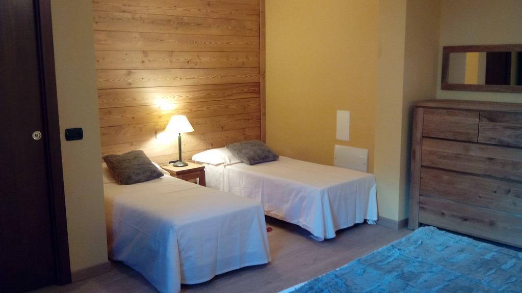 Chalet Alpina Hotel & Apartments La Thuile Habitación foto